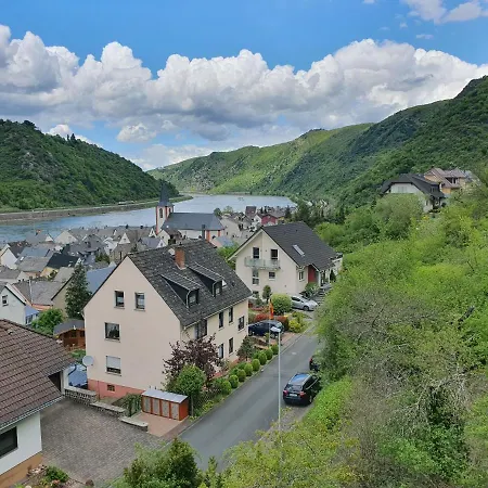 Zum Rheinblick Apartament *